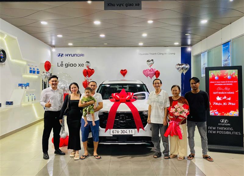 BÀN GIAO XE MỚI ĐẾN TAY KHÁCH HÀNG - HYUNDAI CUSTIN