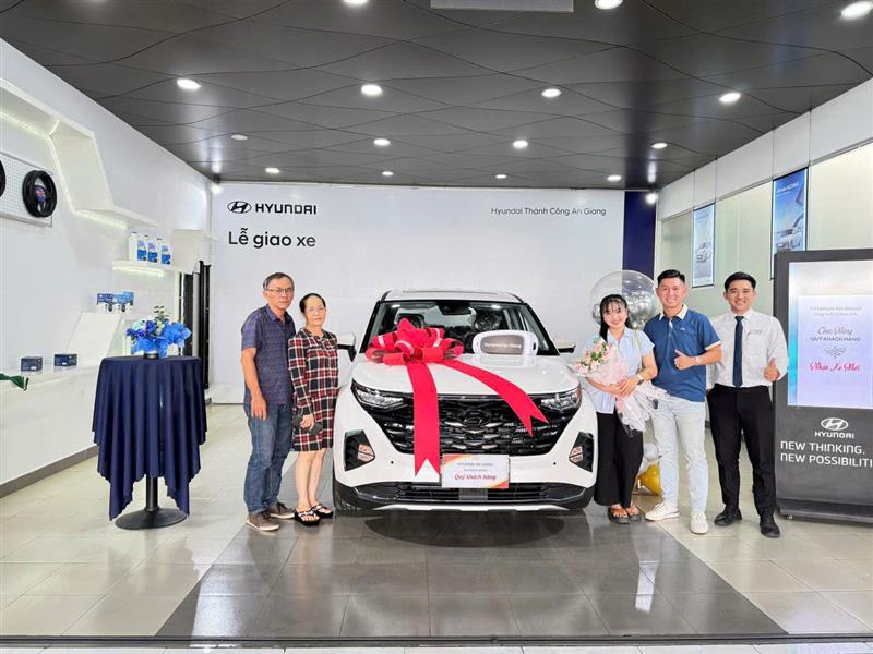 BÀN GIAO XE MỚI ĐẾN TAY KHÁCH HÀNG - HYUNDAI CUSTIN
