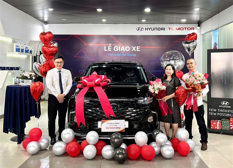 BÀN GIAO XE MỚI ĐẾN TAY KHÁCH HÀNG - HYUNDAI CUSTIN